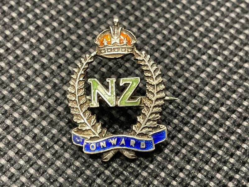 WW1/2 New Zealand military silver & enamel sweetheart