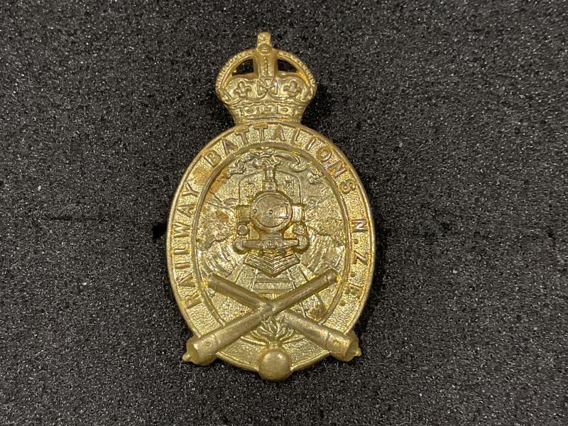 WW1 N.Z.E Railways Battalion cap badge by Gaunt.