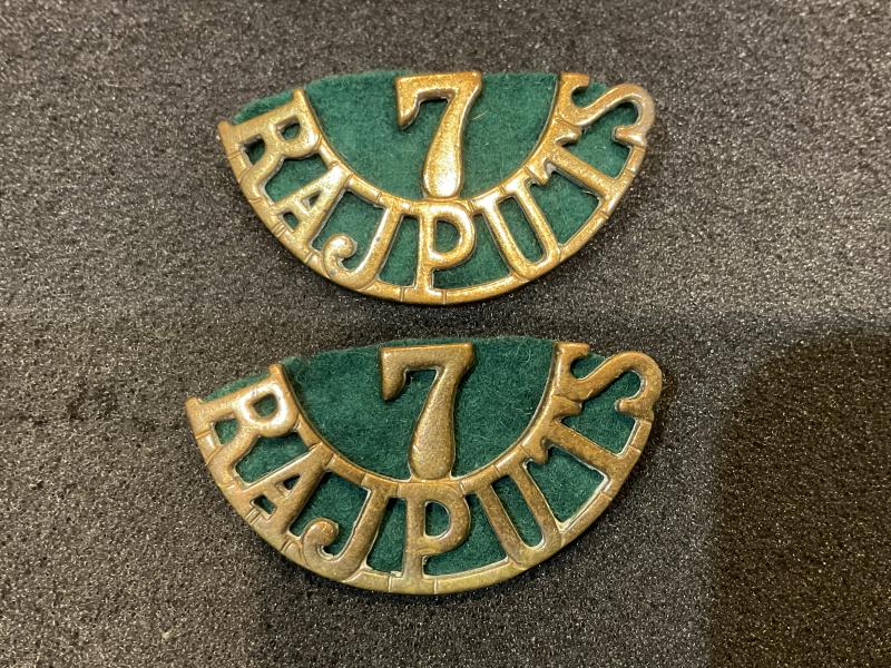 WW1/2 7th Rajputs Regiment brass shoulder titles