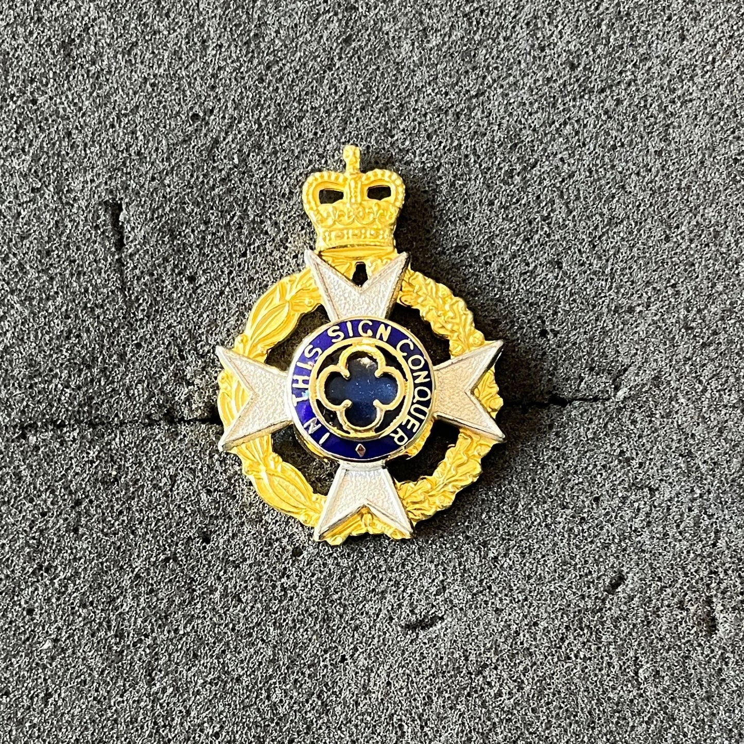 Gradia Militaria -  Queens Crown chaplains cap badge