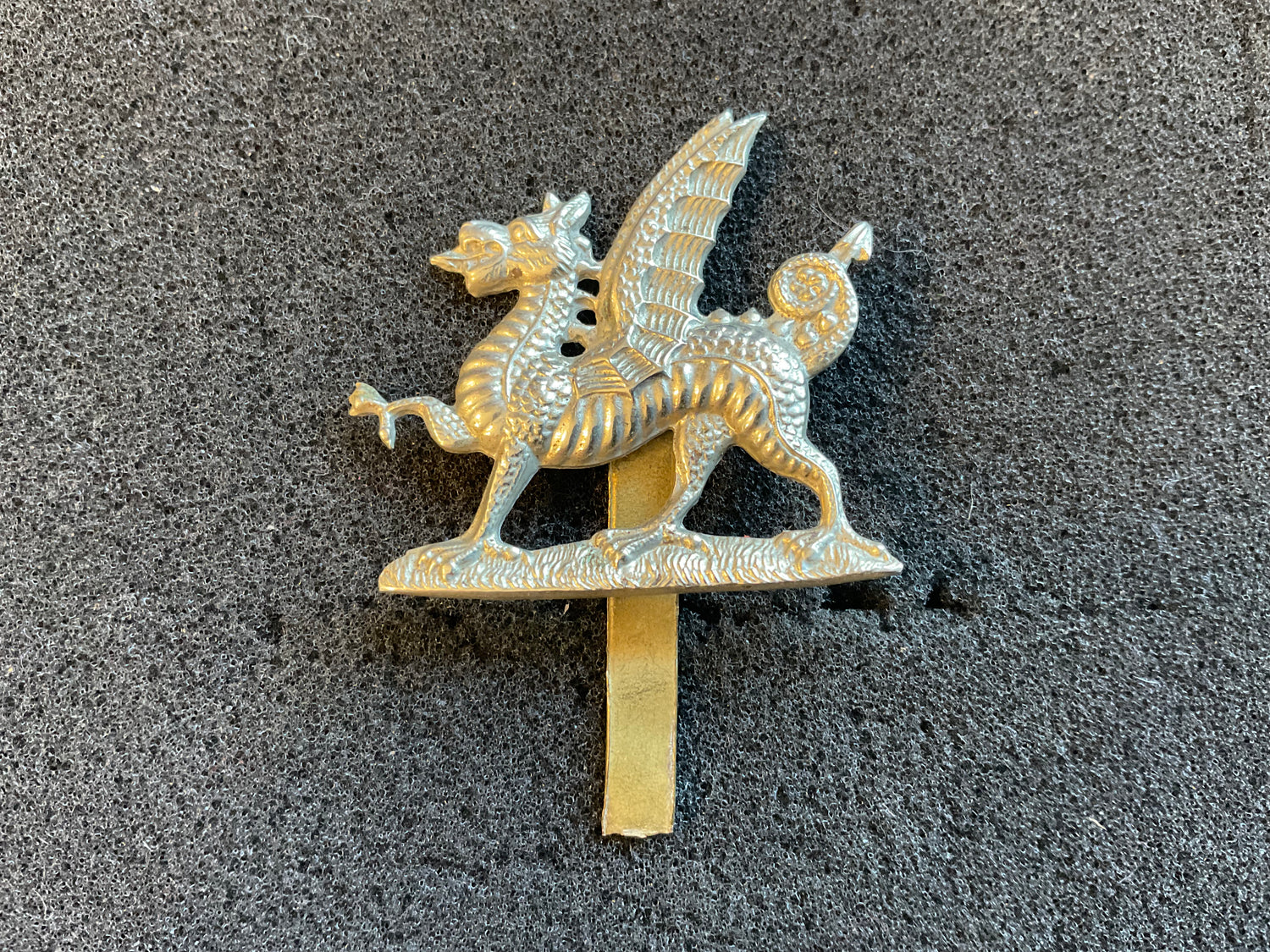 1st Battalion, Monmouthshire Regiment cap badge front