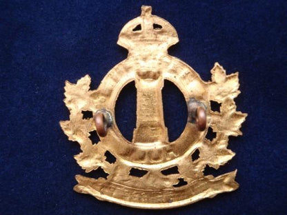 Le Regiment de Hull Brass Cap Badge