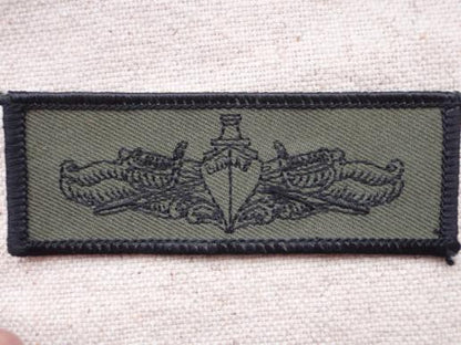 Gradia Militaria -  U.S Navy 'SURFACE WARFARE' Black on Olive Green Breast Qualification