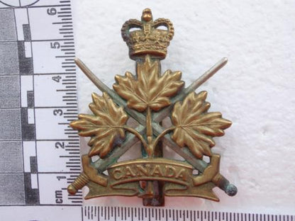 Gradia Militaria -  Canadian Cadets b/m Cap Badge