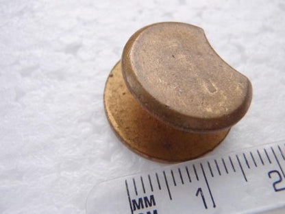 H.L.I (highland Light Infantry) Association Gilt Button Hole Lapel badge