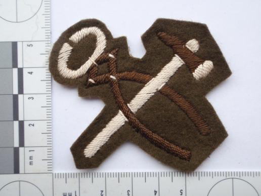Gradia Militaria -  WW2 British Army Armourer/Artificer Trade Badge