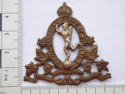 Gradia Militaria -  WW11 Royal Canadian Corps of Signals Cap Badge