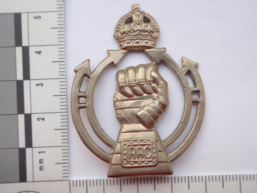 Gradia Militaria -  WW2 Royal Armoured Corps Cap Badge