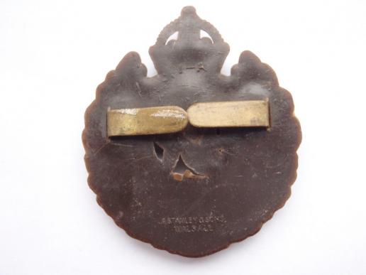 WW2 Plastic Economy Royal Engineers Cap Badge