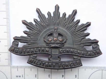 Gradia Militaria -  WW2 Australian Rising Sun Slouch Hat Badge