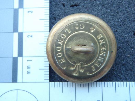 Post 1884 The Border Regt officers gilt button