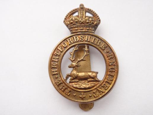 Gradia Militaria -  WW1 The Hertfordshire Regiment Cap Badge