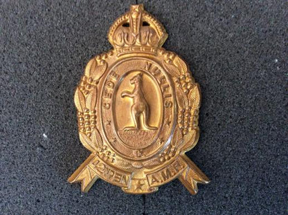Gradia Militaria -  Australian 42nd Inf Batt (The Capricornia Regt) Hat badge