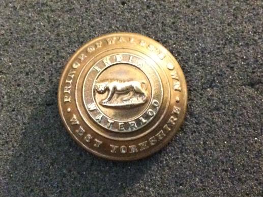 Gradia Militaria -  Post 1881 West Yorkshire Regt Button