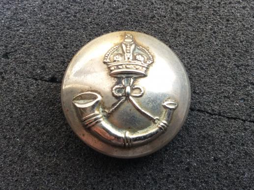 Gradia Militaria -  Post 1902 Light Infantry Button By rare maker