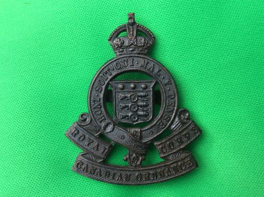 Gradia Militaria -  WW2 Royal Canadian Ordnance Corps OSD Cap Badge