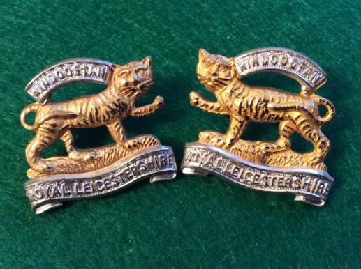 Gradia Militaria -  Royal Leicestershire Regiment Officers Silver/ Gilt Collars