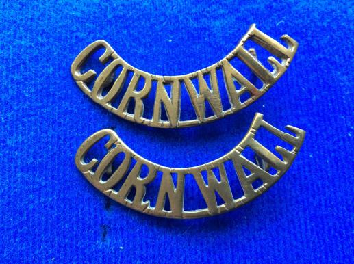 Gradia Militaria -  WW1 Brass CORNWALL Other Ranks Shoulder Titles