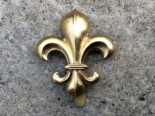 Gradia Militaria -  WW2 The Manchester Regiment Brass Cap badge