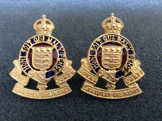 Gradia Militaria -  WW2 Royal Canadian Army Ordnance Corps Officers Collars