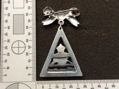 WW2 Royal Artillery bow & triangle chrome Sweetheart