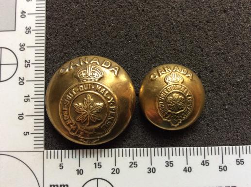 Gradia Militaria -  WW2 Canadian General Service Buttons By United Carr
