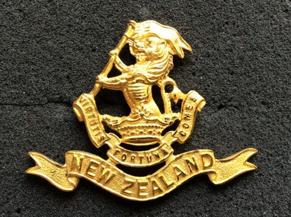 Gradia Militaria -  5th Wellington Rifles Regiment Officers Gilt Cap badge