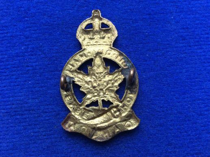 WW2 The Royal Montreal Regiment Cap Badge