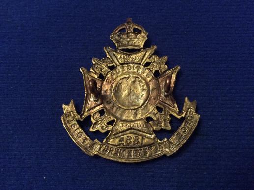 WW2 Canadian Les Voltigeurs De Quebec Regt Cap badge