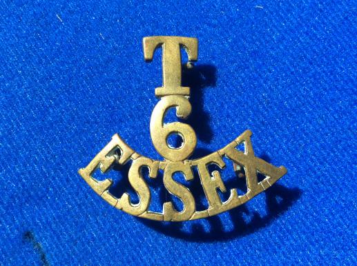 Gradia Militaria -  WW1 T6 Essex Regiment Brass Shoulder Title