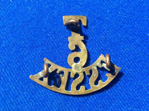 WW1 T6 Essex Regiment Brass Shoulder Title