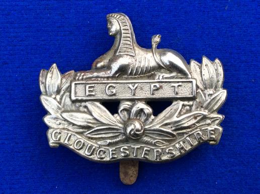 Gradia Militaria -  WW1/2 Gloucestershire Regiment Cap badge