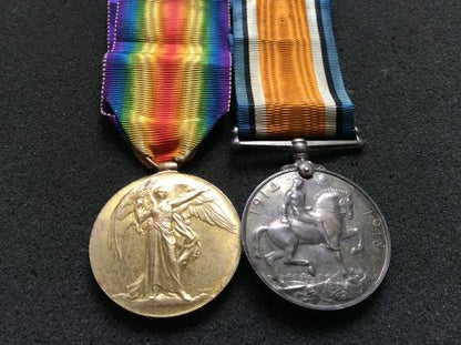 Gradia Militaria -  WW1 pair to : Pte 1695 W.A HUNTER 45 Battalion A.I.F