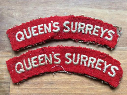 Gradia Militaria -  Pair of cloth QUEENS SURREYS Shoulder titles