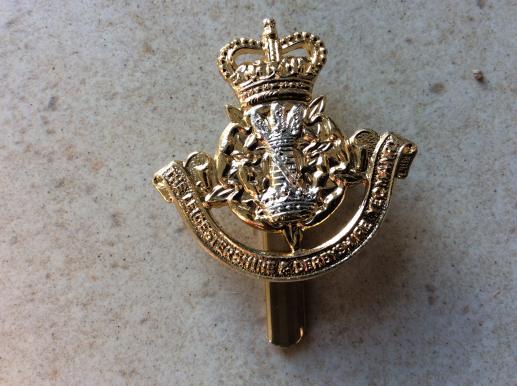 Gradia Militaria -  The Leicestershire & Derbyshire Yeomanry Anodised Cap badge