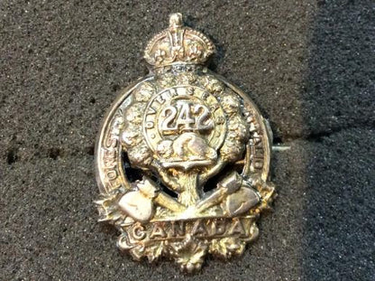 Gradia Militaria -  WW1 Canadian 242nd Forestry Battalion Officers Collar badge