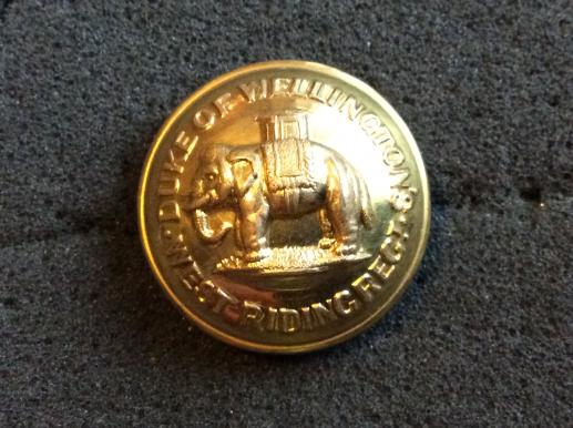 Gradia Militaria -  Post 1881 The Duke Of Wellingtons Regiment Officers Button