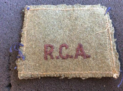 Gradia Militaria -  WW2 R.C.A ( Royal Canadian Artillery)  Shoulder title