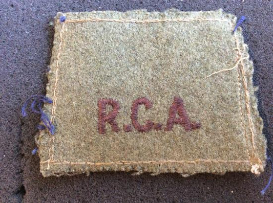 Gradia Militaria -  WW2 R.C.A ( Royal Canadian Artillery)  Shoulder title