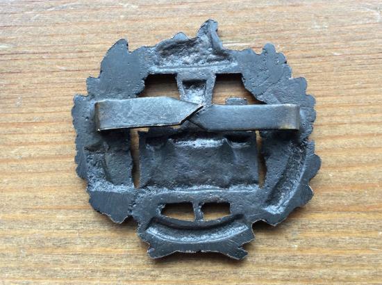 The Essex Regiment O.S.D cap badge
