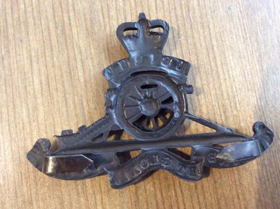 Post 1952 Royal Artillery bronzed full-size OSD Cap badge