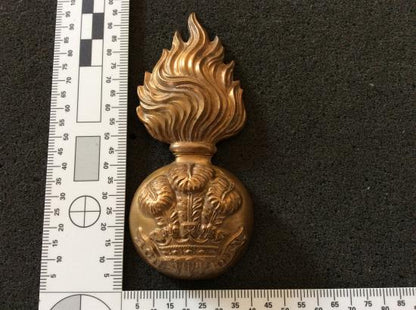 Gradia Militaria -  V.R ( 1881 Pattern) Royal Welsh Fusiliers ORs fur hat badge