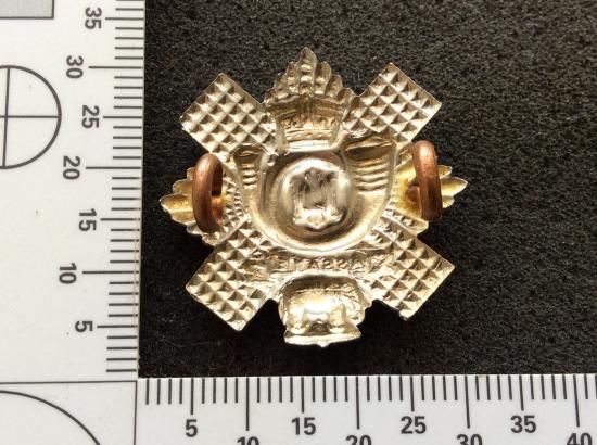 Q.V.C Highland Light Infantry w/m Collar Badge