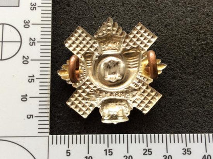 Q.V.C Highland Light Infantry w/m Collar Badge