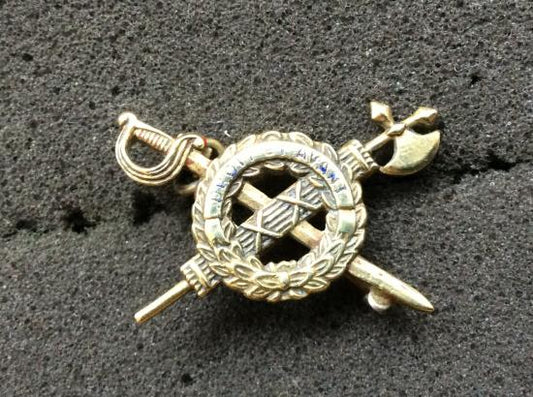 Gradia Militaria -  WW2 British Made U.S Army Inspector Generals Dept Collar badge