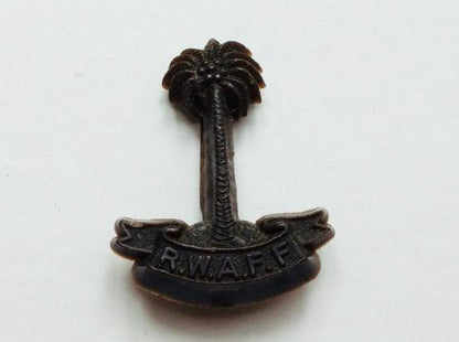 Gradia Militaria -  WW2 Plastic economy R.W.A.F.F cap badge