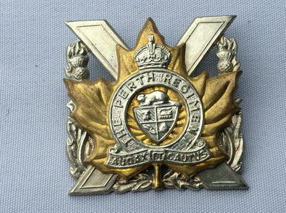 Gradia Militaria -  Canadian The Perth Regiment Cap Badge