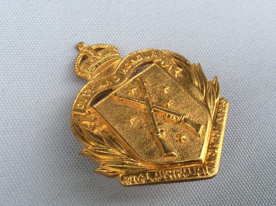 K/C Royal Australian Infantry Regiment gilded brass hat badge