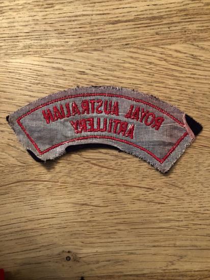 Royal Australian Artillery bordered shoulder title