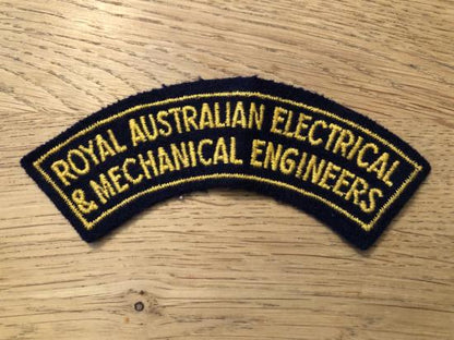 Gradia Militaria -  Royal Australian Electrical & Mechanical Engineers cloth shoulder title